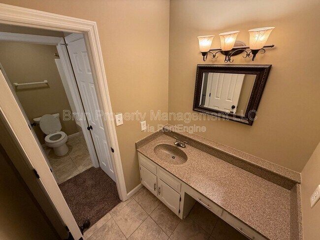 Building Photo - 334 Olympia Dr