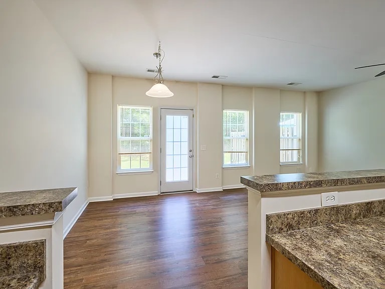 Building Photo - 457 Woodbark Ct