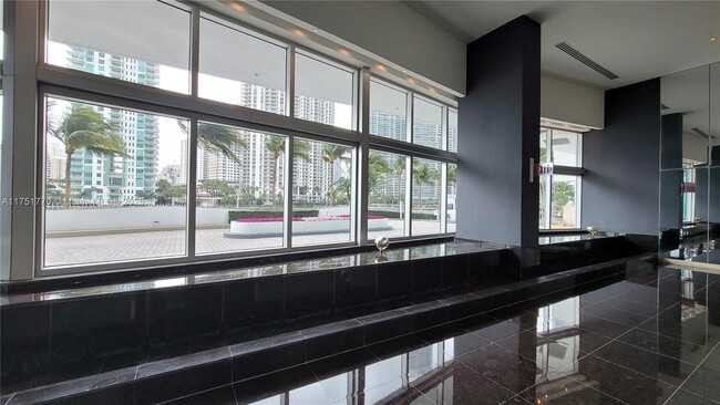 Building Photo - 325 S Biscayne Blvd