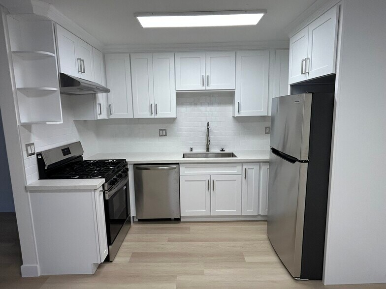 Building Photo - 4415 W 170th St