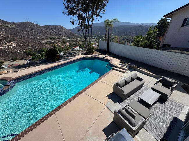 Building Photo - All Remodeled Rancho San Diego Home