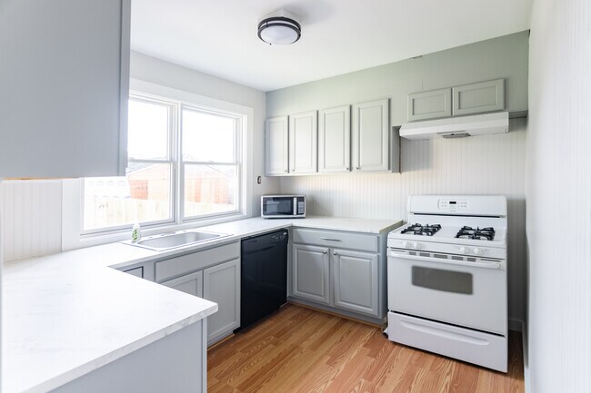 Primary Photo - 375 Miller St