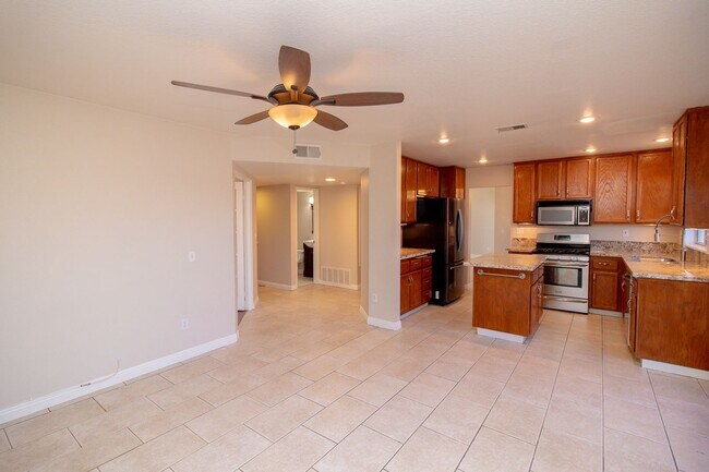Building Photo - Warm and Inviting 3-Bedroom Home in the Heart of Menifee
