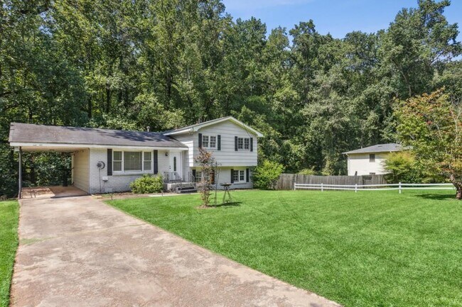 Building Photo - 2647 Hatfield Cir SE