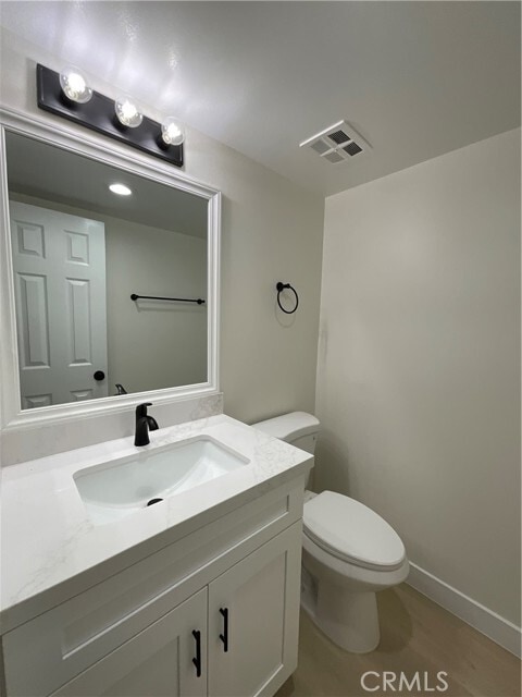 Building Photo - 9745 Port Royal Cir