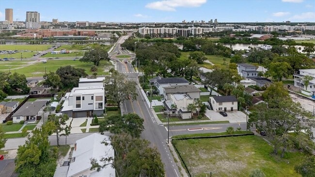 Building Photo - 2208 N Blvd