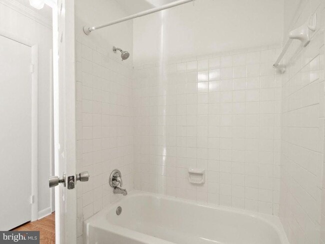 Building Photo - 15278 Cloverdale Rd