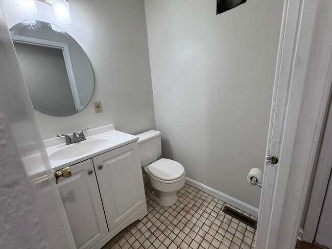 Building Photo - 168 Pine St