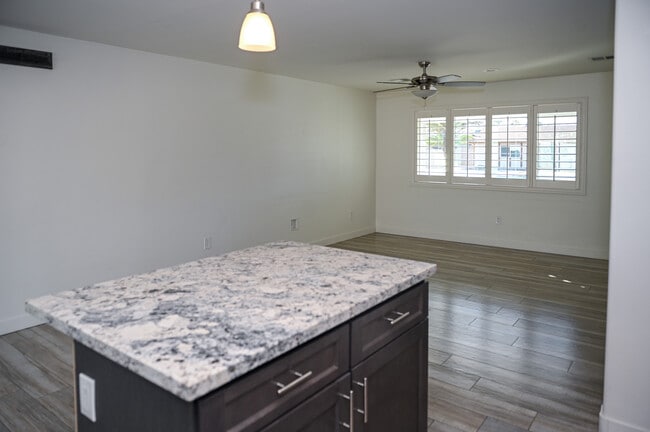 Building Photo - 19601 N 33rd Ave