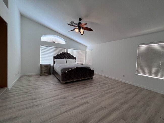 Building Photo - Summerlin 5 Bedroom with a Swimming Pool