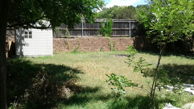Building Photo - 1919 Castle Gate Cir