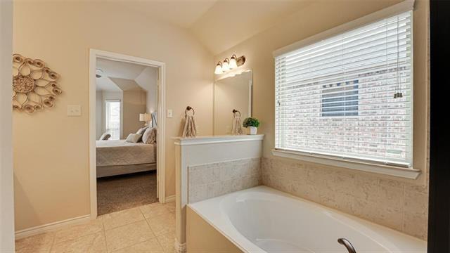 Building Photo - 104 Pebblecreek Dr