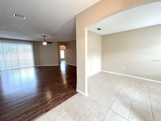 Building Photo - 36 Ripplewood Ln