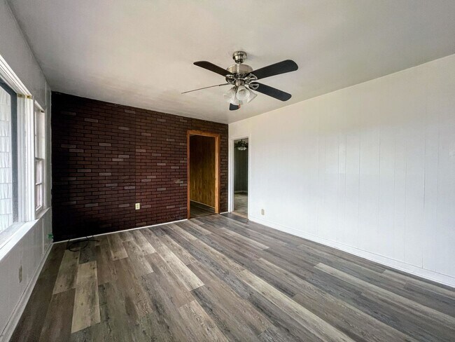 Building Photo - Snyder’s Cozy Corner – Modern Comfort, Classic Charm