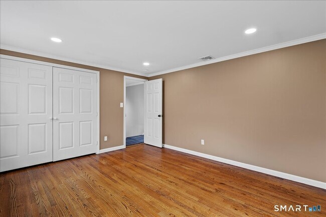 Building Photo - 116 Scarlet Oak Dr
