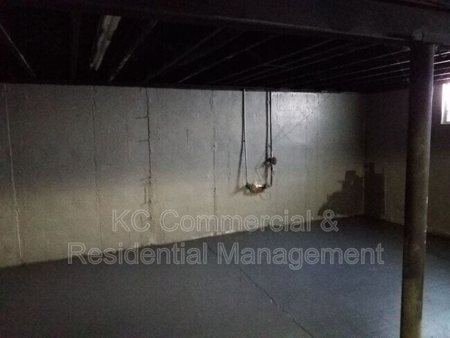 Building Photo - 10013 N Harrison Dr