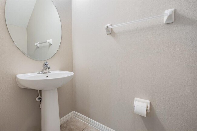 Building Photo - 7012 Holly Heath Dr