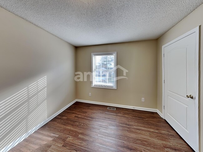 Building Photo - 32 Alston Ln SW