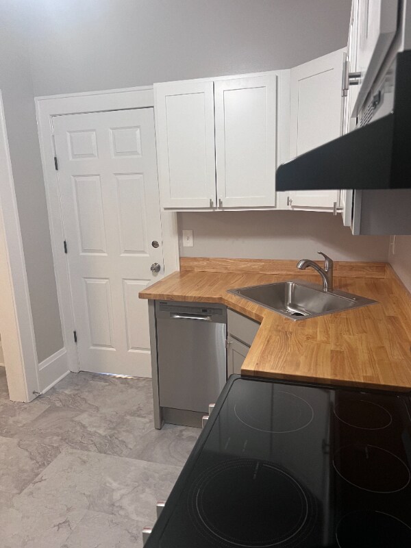 Building Photo - 405 Moore St