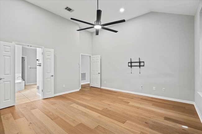 Building Photo - 5301 Deerwood Ln