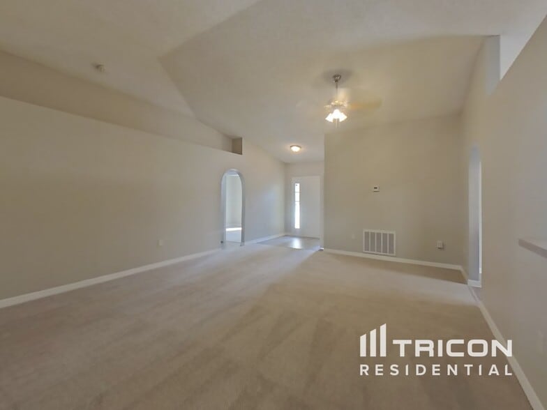 Building Photo - 3655 Braeden Ct