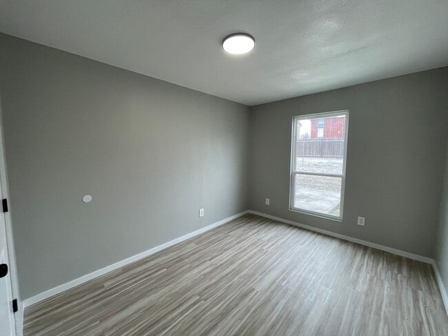 Building Photo - 1603 Benttree Dr