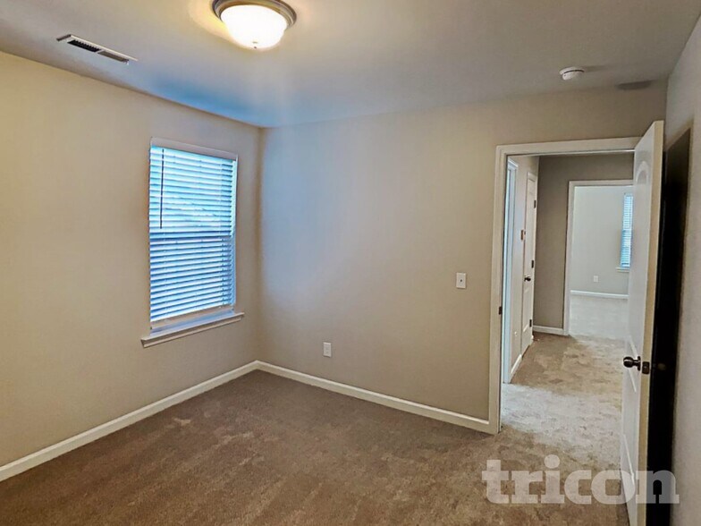 Building Photo - 5775 Midstream Cir