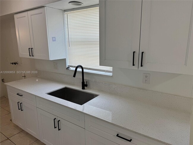 Building Photo - 6301 SW 27th St