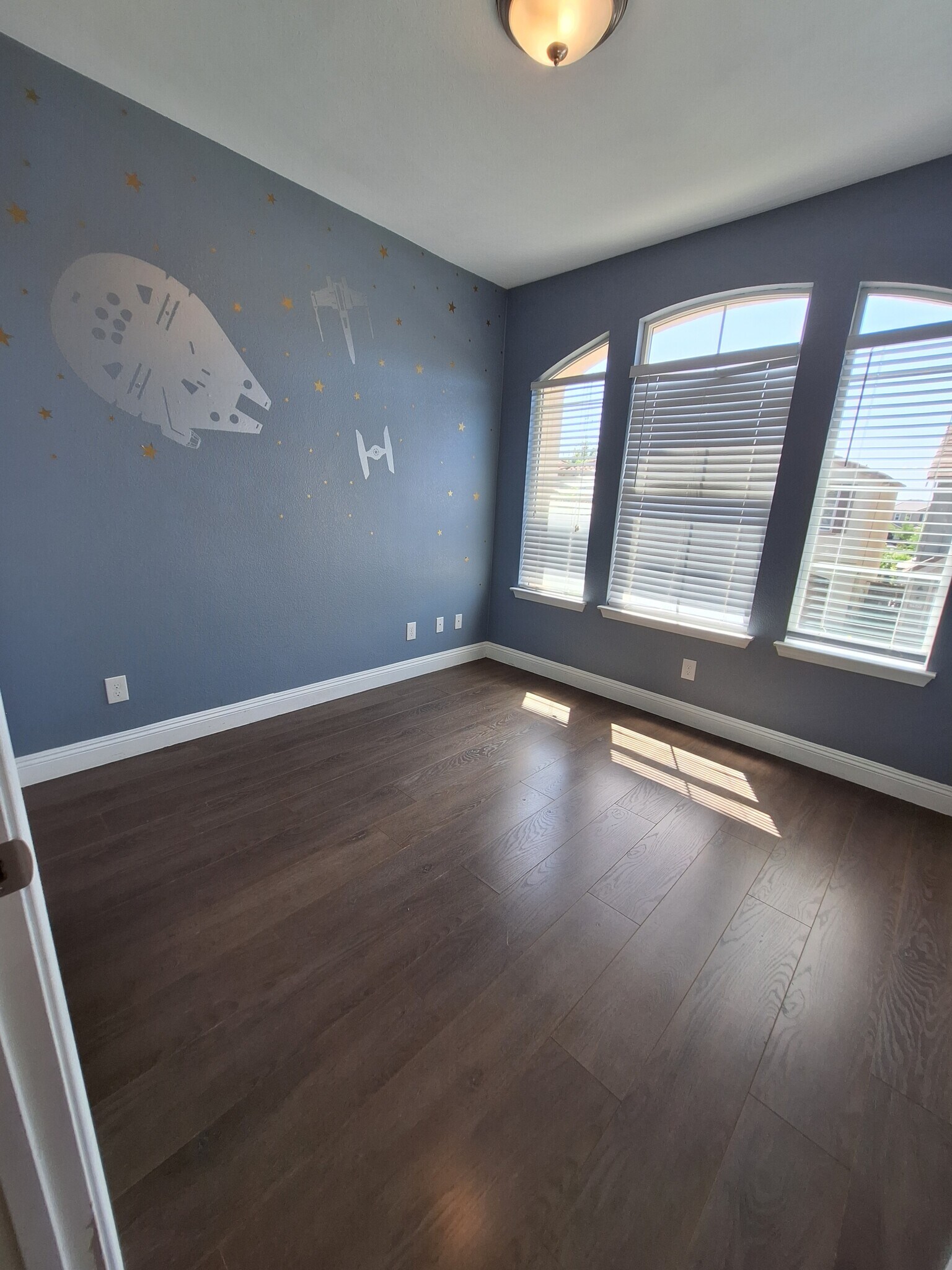 Building Photo - 5424 Knotty Pine Way