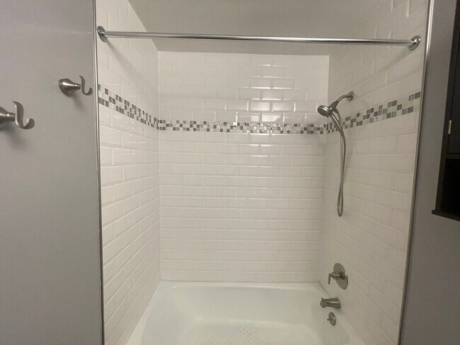 Building Photo - Dupont Circle 2-level Condo at The Cygnet. 1 Bed/1 Full Bath, Fireplace and Modern Kitchen