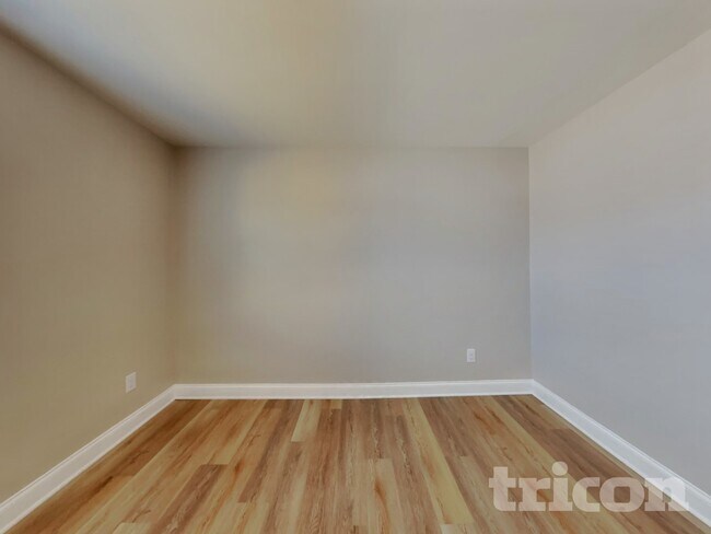 Building Photo - 50 Gallery Park Dr