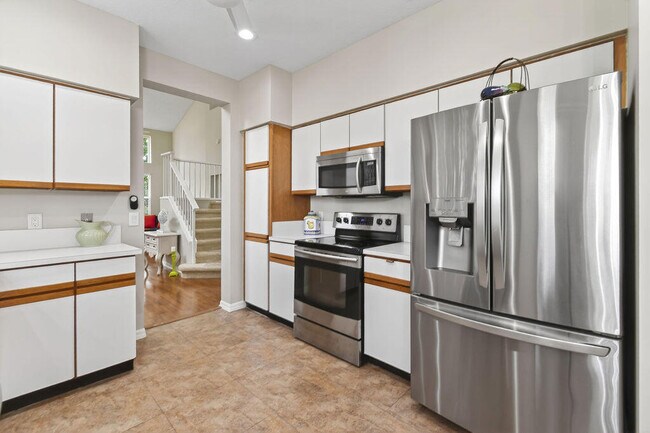 Building Photo - 2074 Mainsail Cir