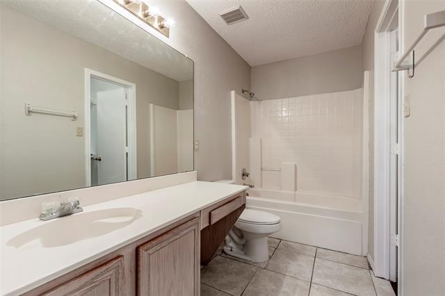 Building Photo - 845 Applewood Dr