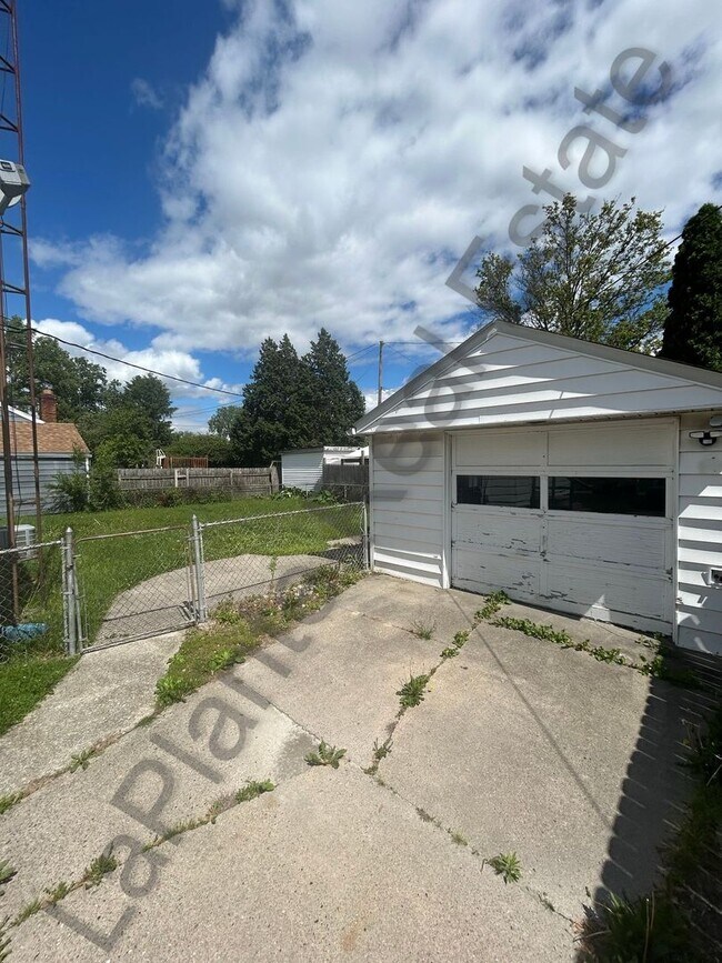 Building Photo - 1235 Glenview Rd