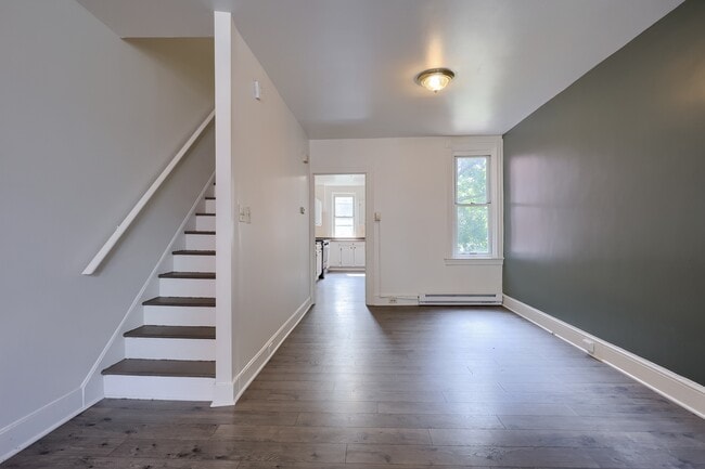 Building Photo - 464 Lafayette St