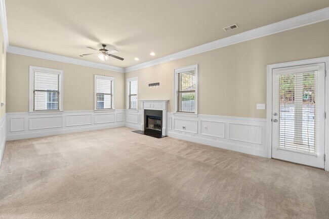 Building Photo - 1023 Iris Glen Dr