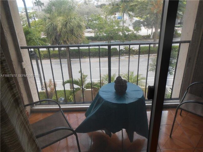 Building Photo - 4143 N Ocean Blvd