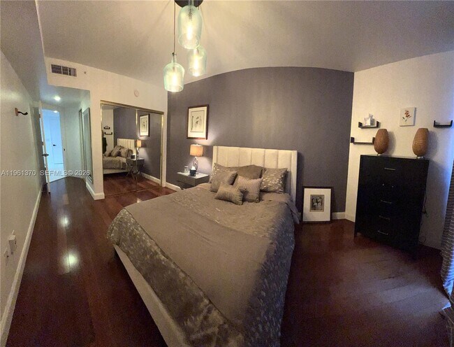 Building Photo - 9559 Collins Ave