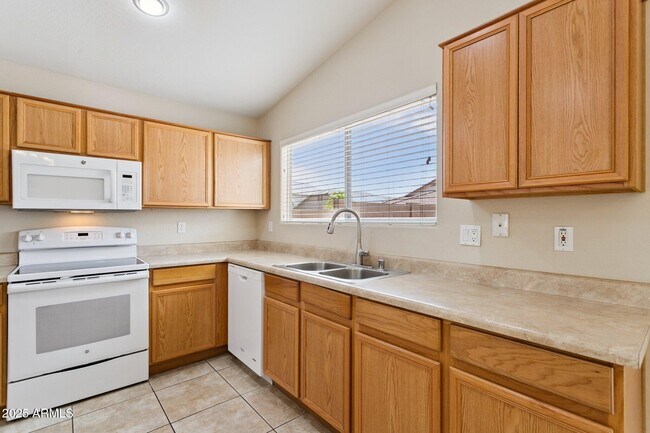Building Photo - 17513 W Caribbean Ln
