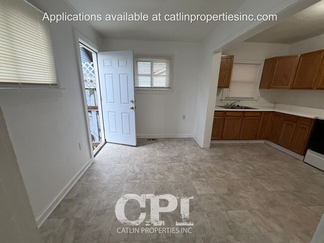 Building Photo - 431 18th Ave