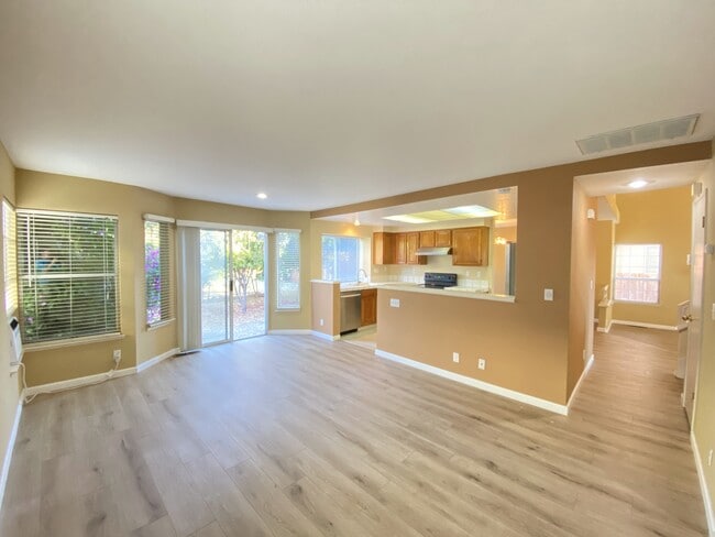 Building Photo - 746 Catalina Cir