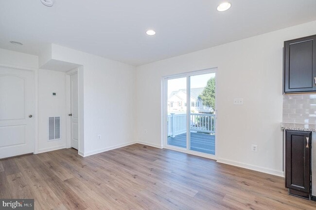 Building Photo - 192 Ludgate Mnr