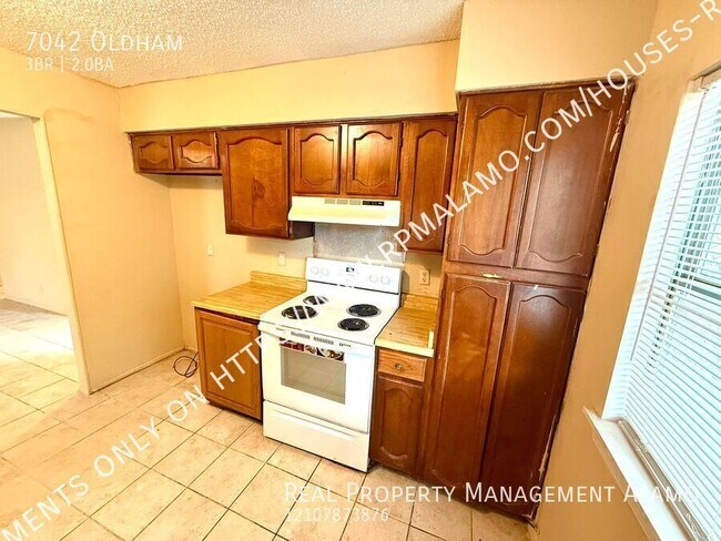 Building Photo - 7042 Oldham-