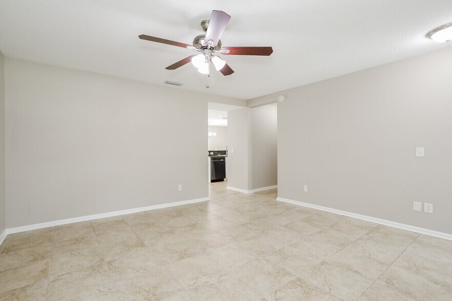 Building Photo - 7109 Beekman Lake Dr