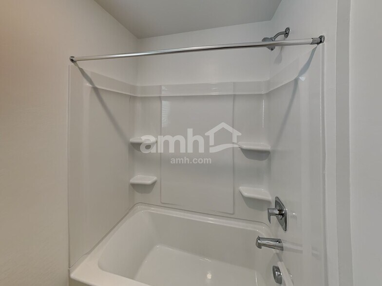 Building Photo - 20177 W Thomas Rd