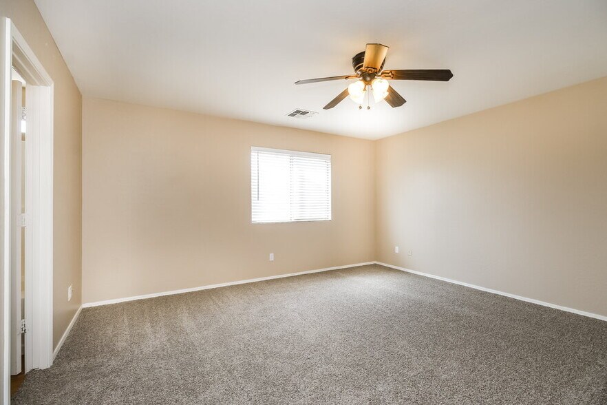 Building Photo - 3251 W Carlos Ln