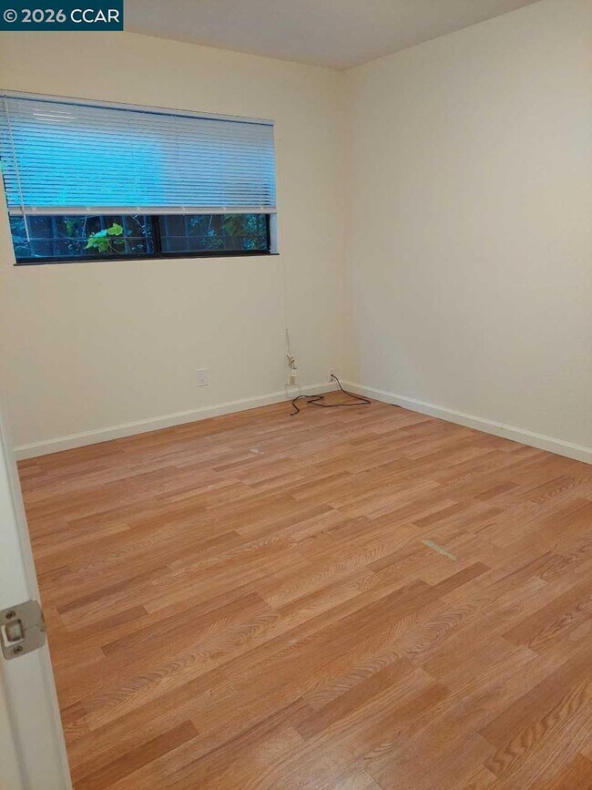 Building Photo - 124 Benson Ave