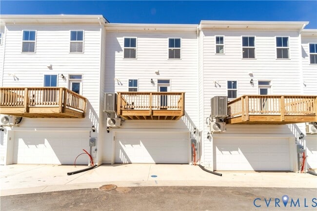 Building Photo - 212 Avenda Ln