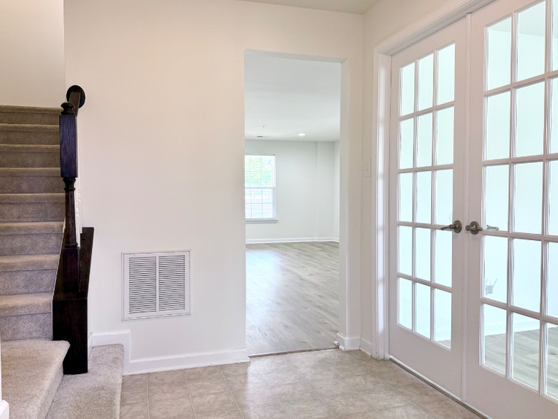 Building Photo - 5639 Wonderboy Pl