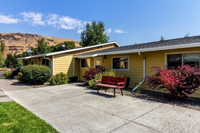 Building Photo - 203 N Storie St